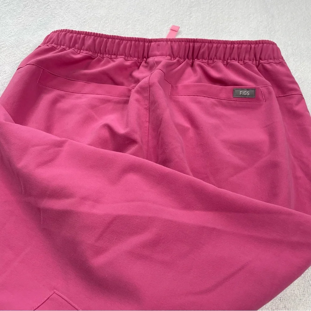 Figs Scrubs Technical Coll in Vibrant Pink~ Sz Small ~ Healthcare~Medical Staff